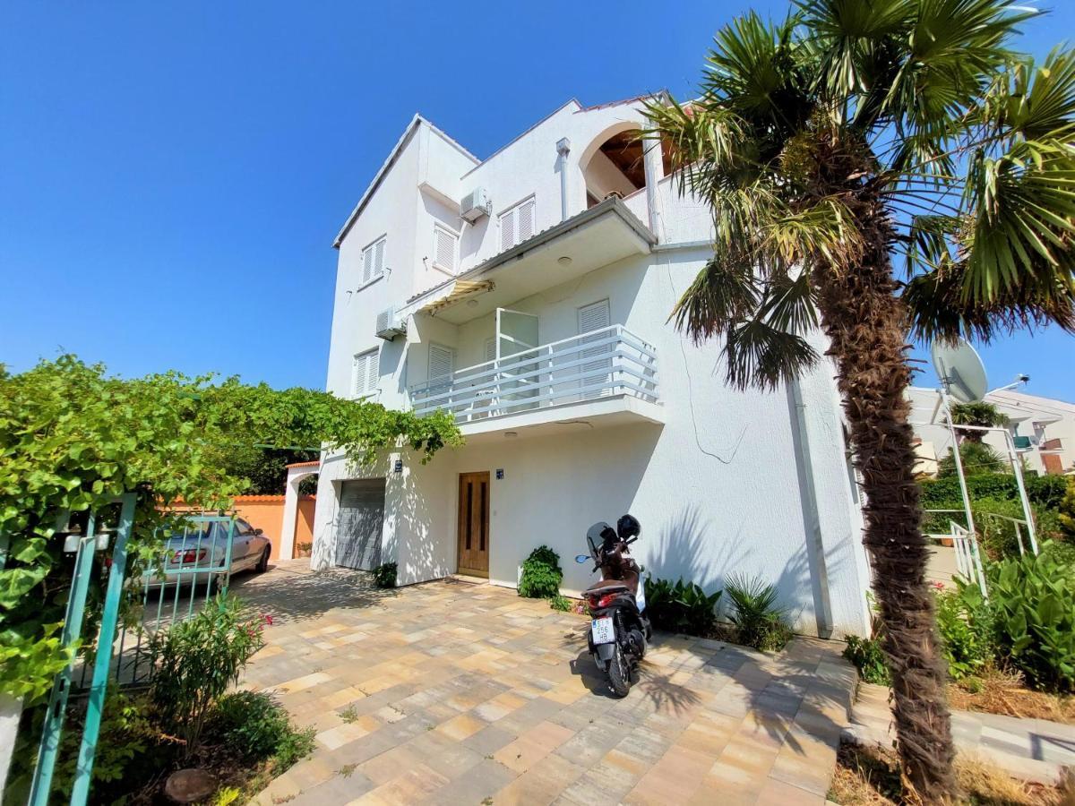 Apartments Neva & Neva Beach House Srima Exterior photo